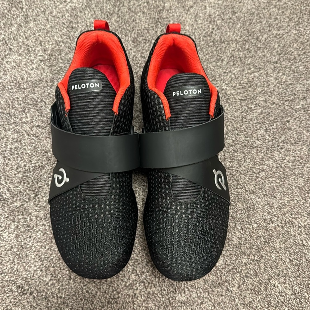 Gently used pelaton cycle shoes